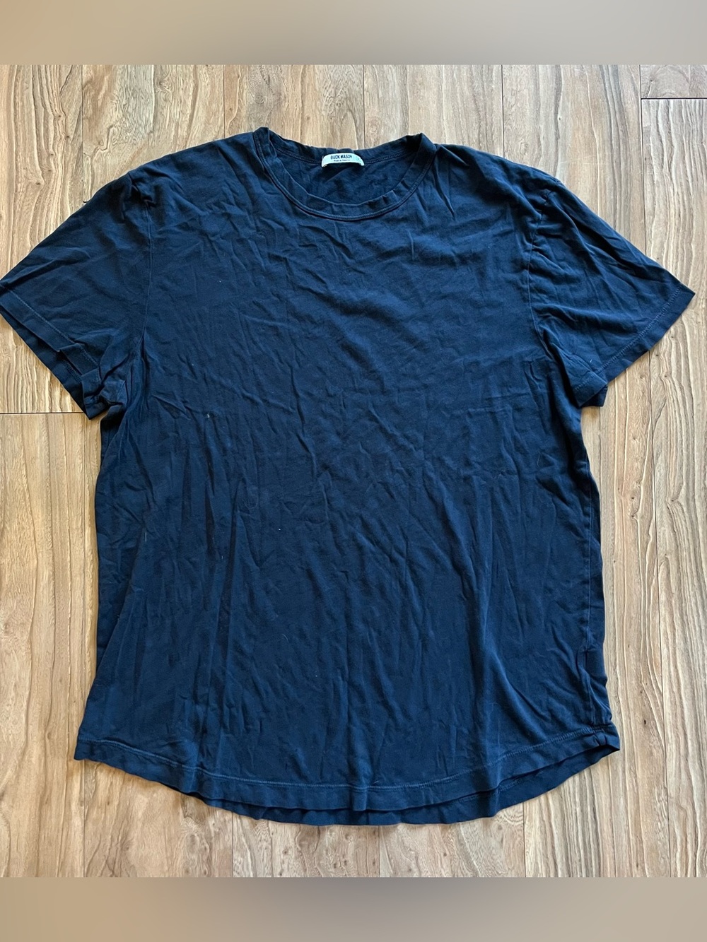 Buck Mason curved hem tee